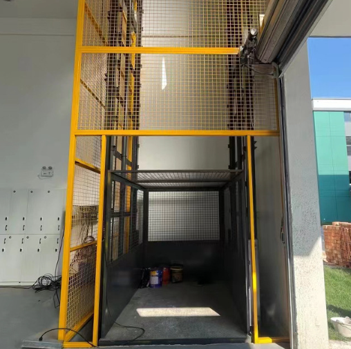 漳平导轨式升降机助力物流园破解运输难题